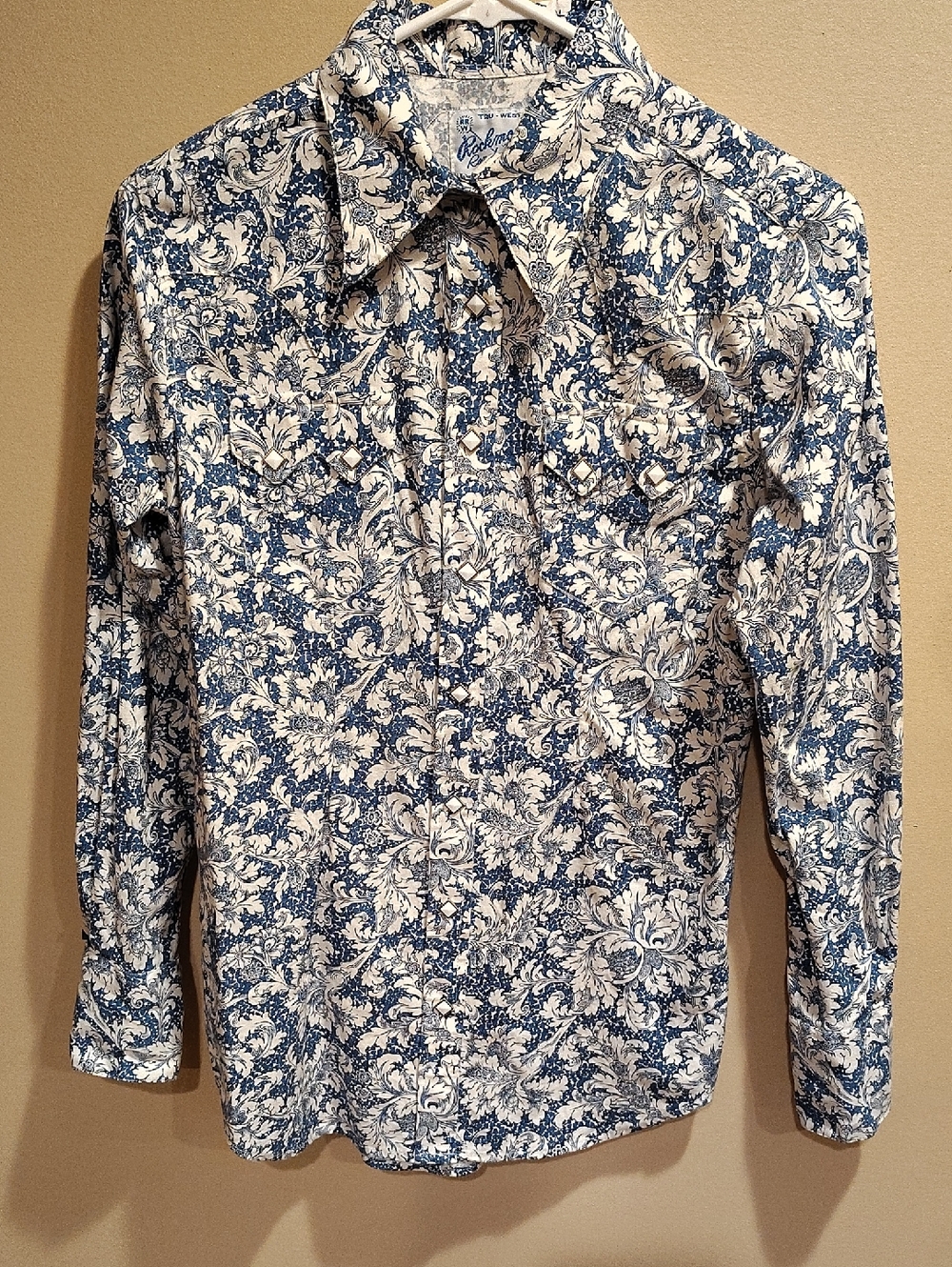 Rockmount Ranch Wear Women's Blue White Floral Button-Down Long Sleeves Shirt WM